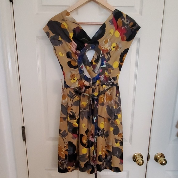 Dress - Picture 2 of 2